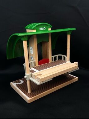 Brio World Train Station With Elevator 33512 Wood Train Track With 3 Platforms